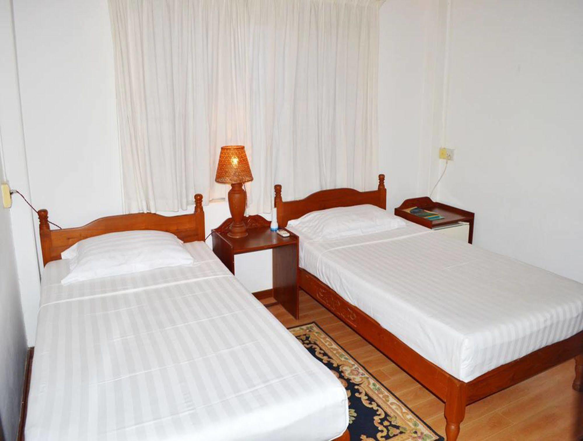 Thurizza Hotel Баган Екстер'єр фото